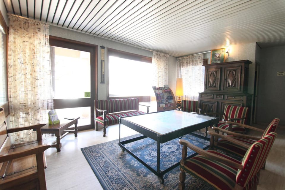 Logis Hotel Restaurant Du Commerce Hotel in Auvergne-Rhône-Alpes