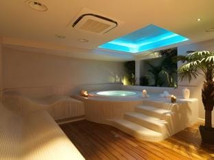 Hot tub