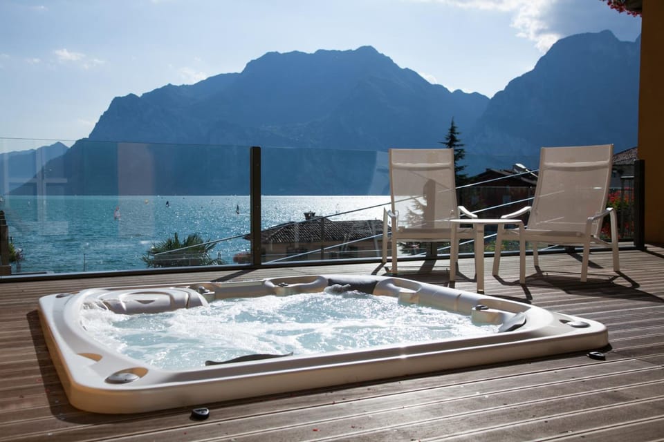 Hotel Lago di Garda Hotel in Nago–Torbole