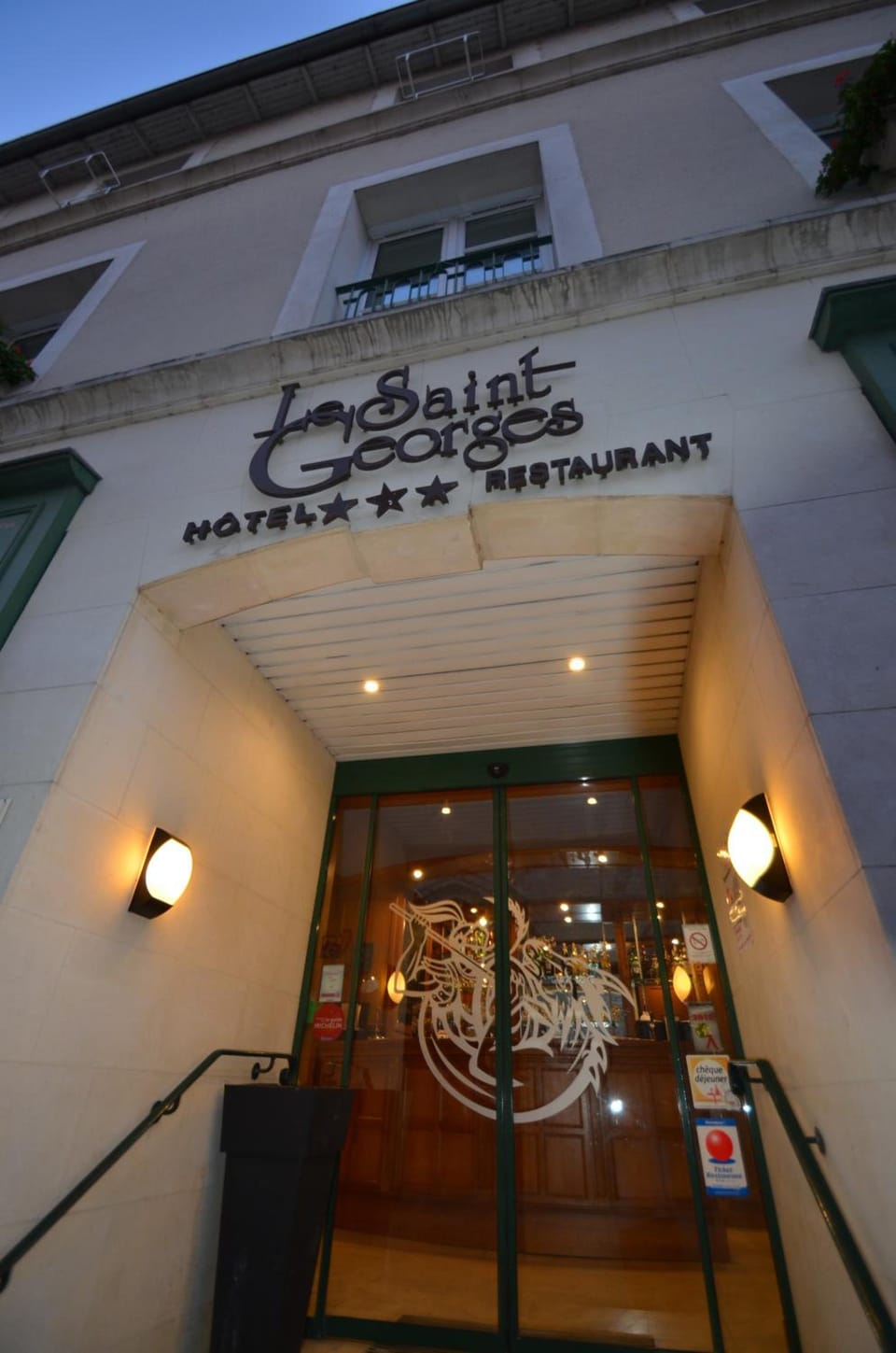 Logis Hotel Le Saint Georges Hotel in Centre-Val de Loire