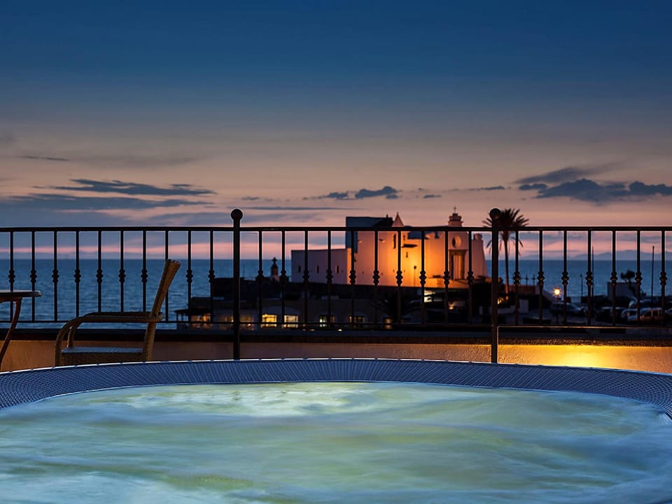 Hot tub