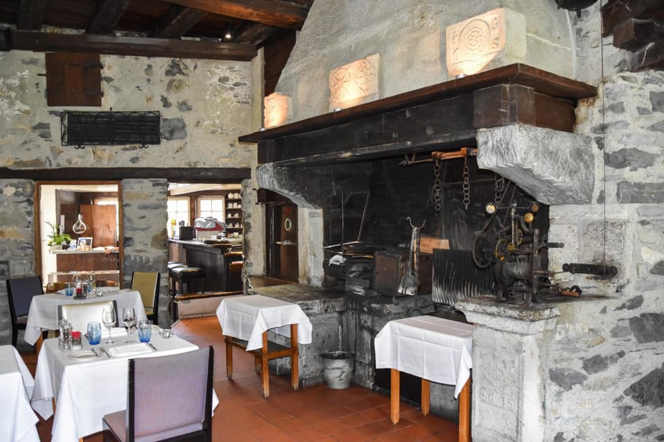 Hotel Restaurant Le Saint-Christophe Inn in Canton of Vaud