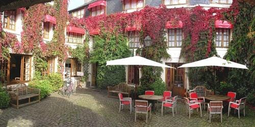 Logis Hotel Les Fuchsias Hotel in Saint-Vaast-la-Hougue