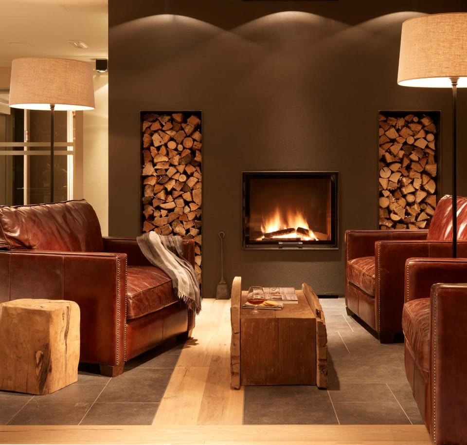 Shared lounge/TV area