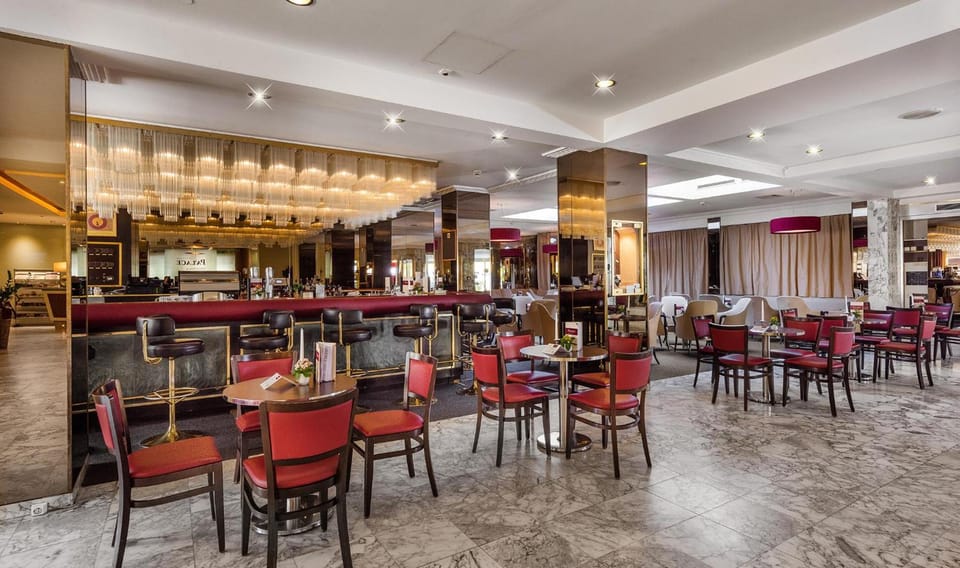 Bar/lounge