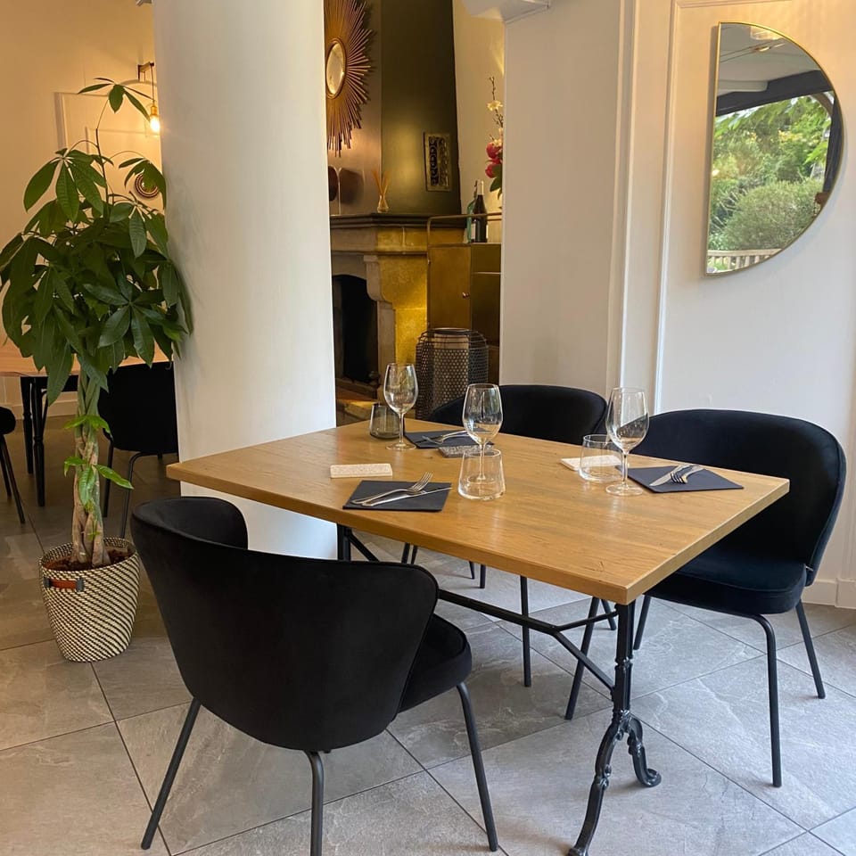 Le Clos Du Pontic Logis et Cit'Hotel Hotel in Landerneau