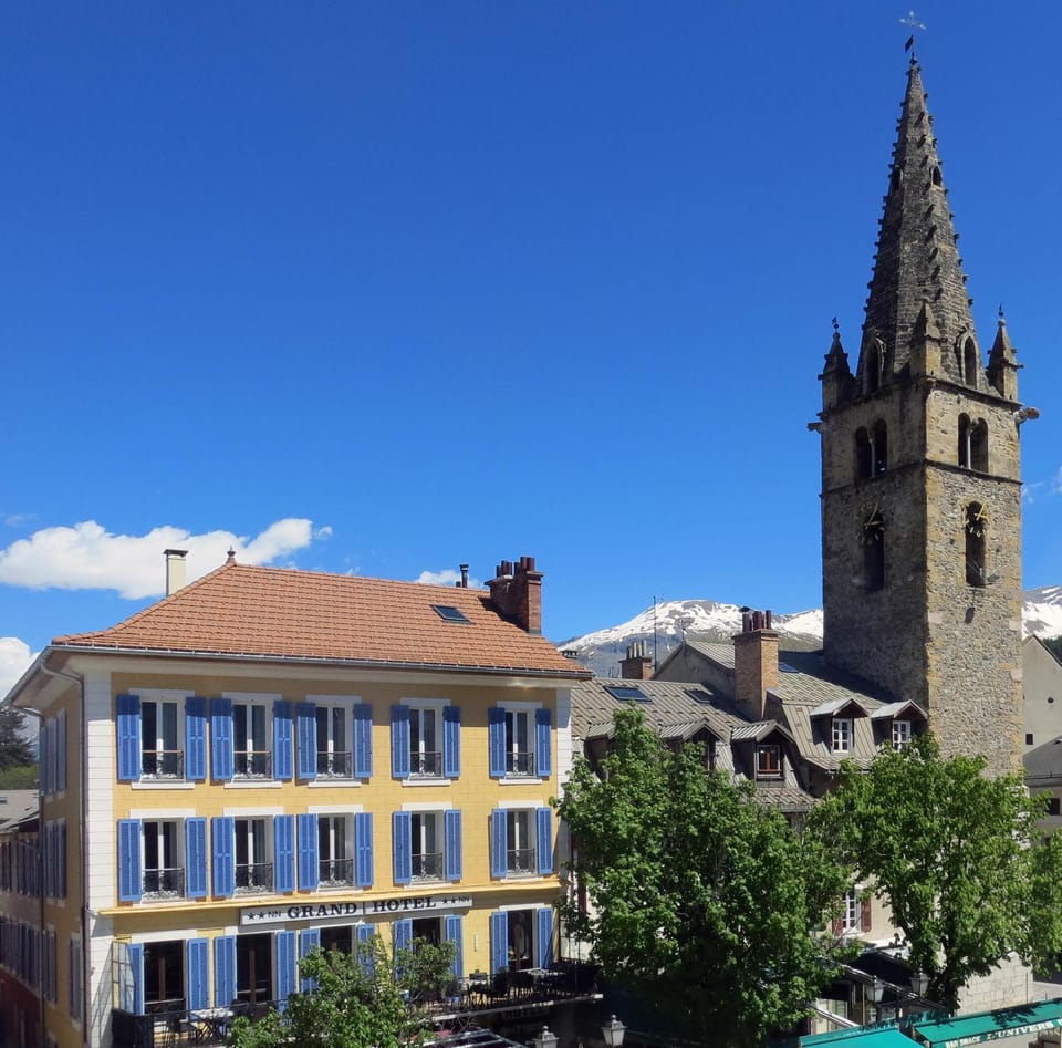 Le Grand Hotel Hotel in Barcelonnette