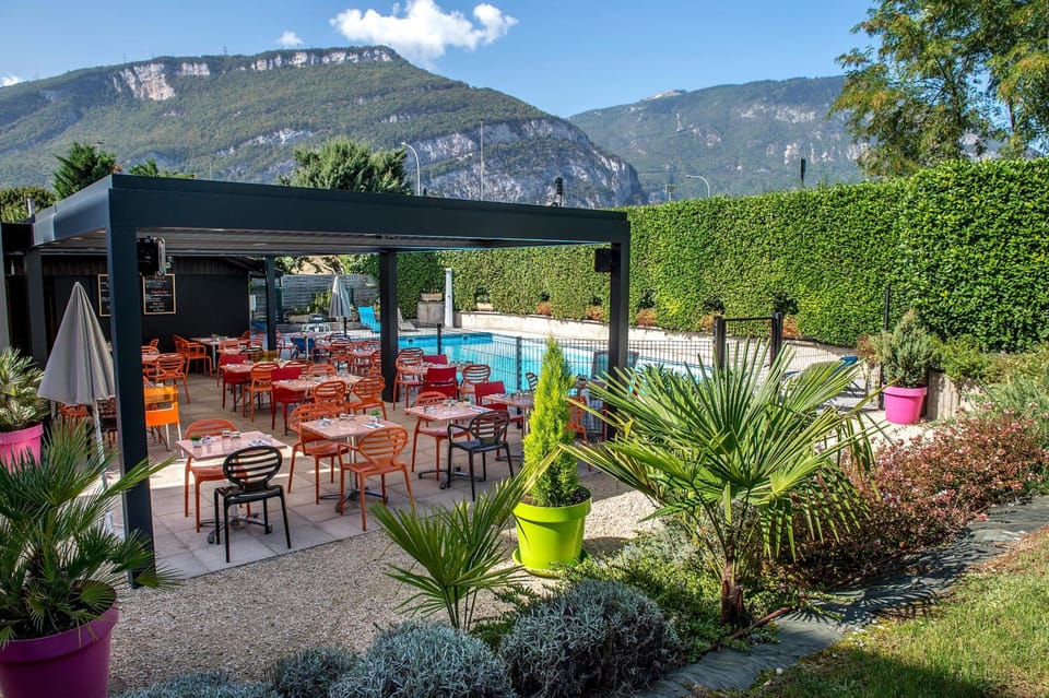 Logis Le Relais de Sassenage Hotel in Grenoble
