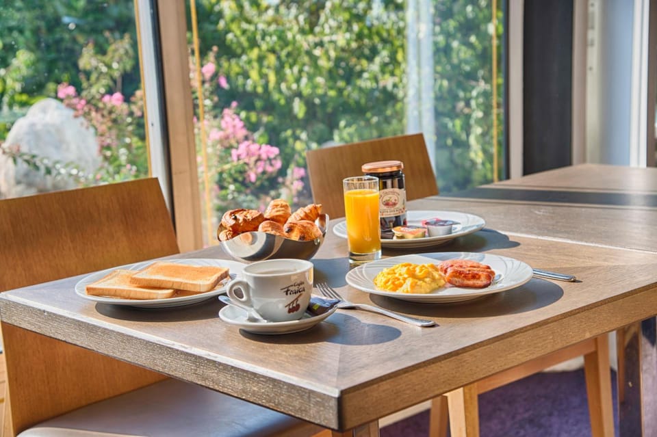 Logis Le Relais de Sassenage Hotel in Grenoble