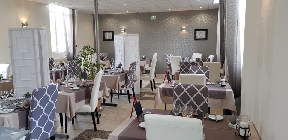 Logis Hotel Restaurant Le Vedaquais Hotel in Centre-Val de Loire