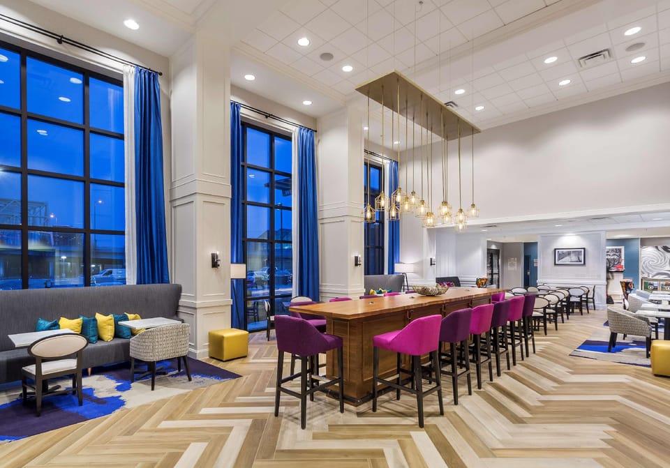 Hampton Inn and Suites Newport/Cincinnati Hotel in Newport