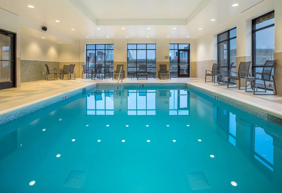 Hampton Inn and Suites Newport/Cincinnati Hotel in Newport