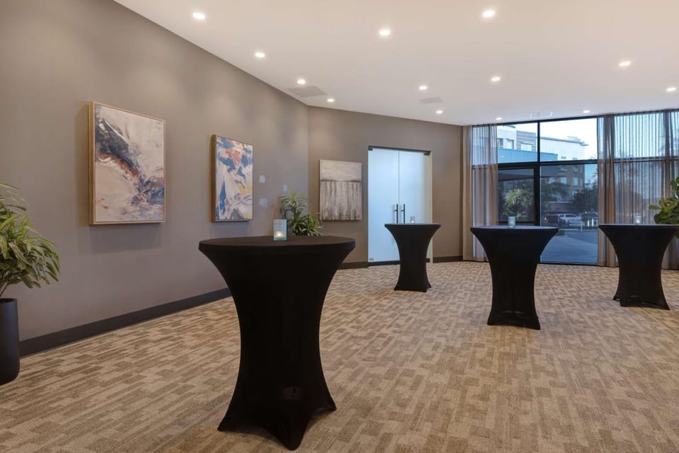 Home2 Suites by Hilton Anaheim Resort Hotel in Anaheim