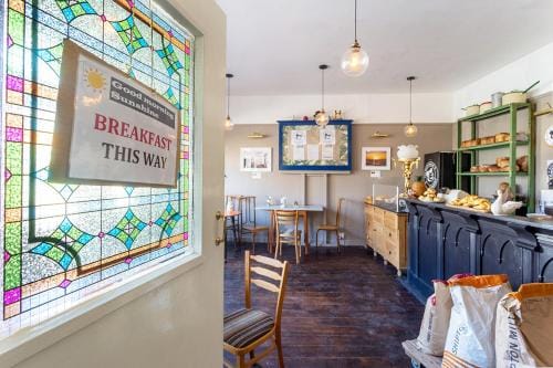 The Bear Bread Bakery B&B, Ensuite rooms above the Bakery, Colyton Hotel in Colyton