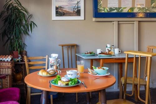 The Bear Bread Bakery B&B, Ensuite rooms above the Bakery, Colyton Hotel in Colyton