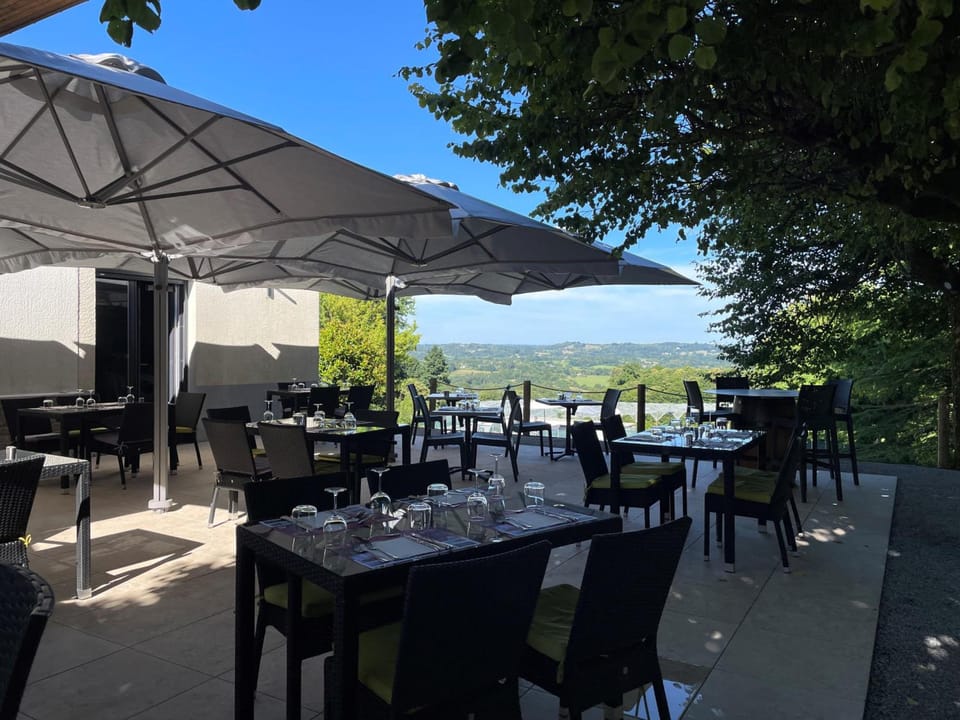 Logis Hotel le Relais du Bas Limousin Hotel in Nouvelle-Aquitaine