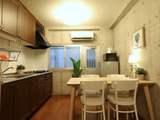 Kurosaki House Hotel in Osaka