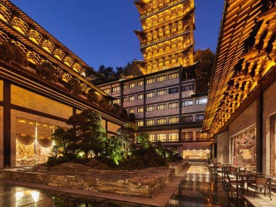 Drunken Root Resort Hotel in Zhejiang