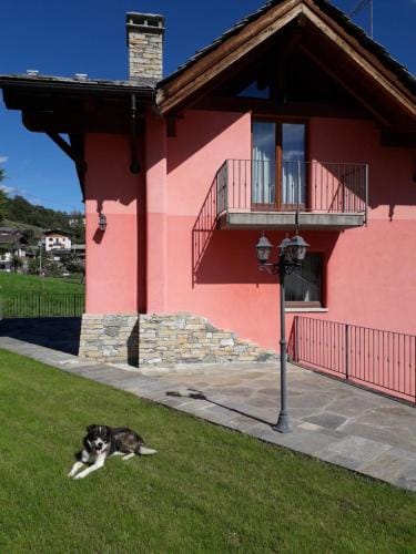AFFITTACAMERE LA MAGIA DEI COLORI Hotel in Aosta Valley, Italy
