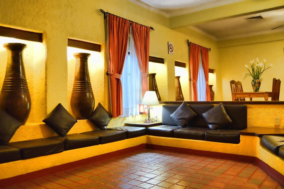 Shared lounge/TV area