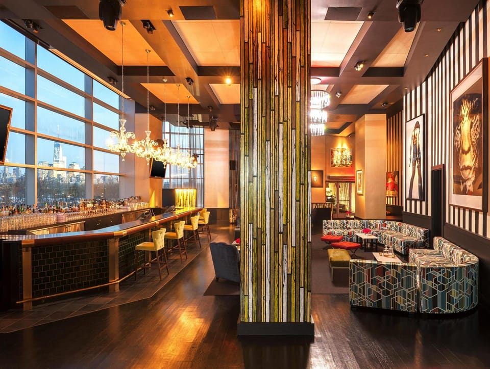 Bar/lounge