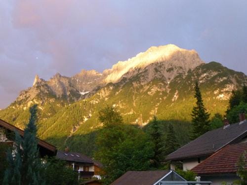 Gastehaus Kurparkfrieden Hotel in Mittenwald