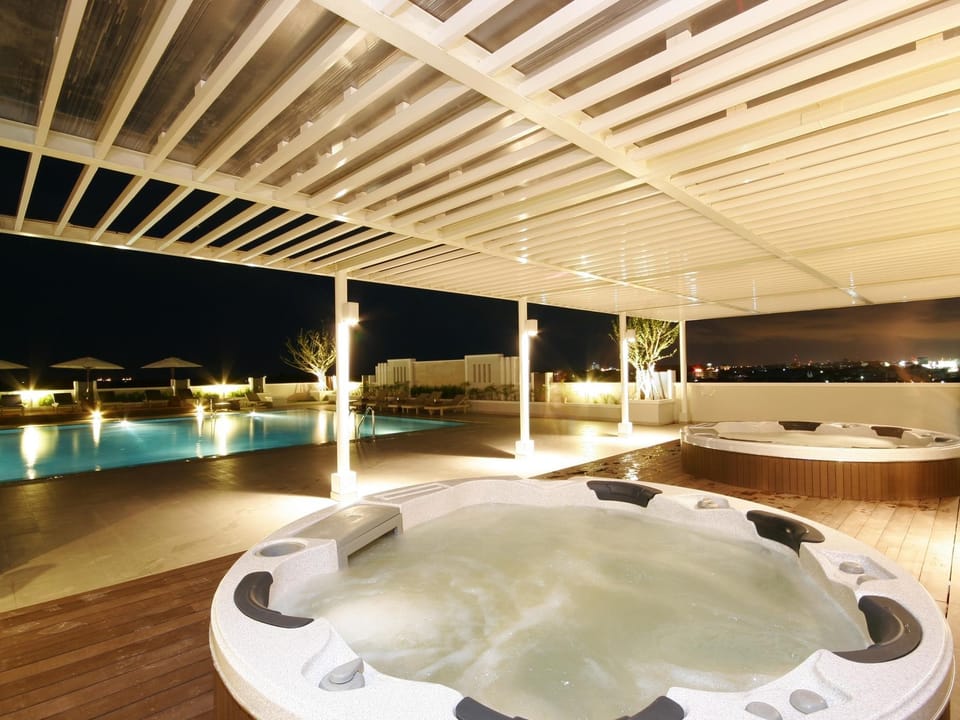 Hot tub