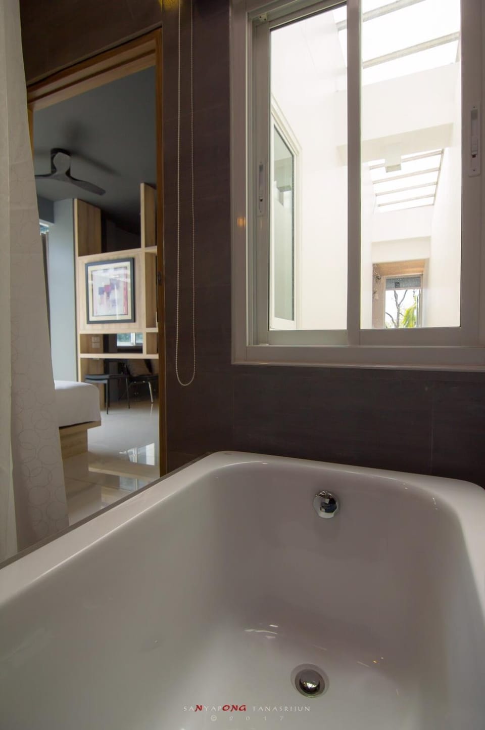Kin Lom Chom View Apartment hotel in Laos