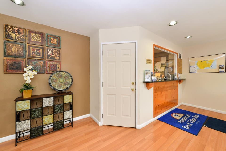 Americas Best Value Inn Nashville Downtown Motel in East Nashville