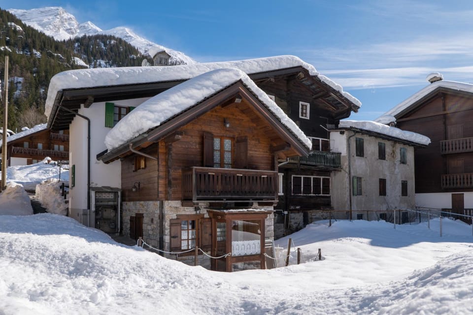 Incanto Walser Apartments Ronco Hotel in Macugnaga