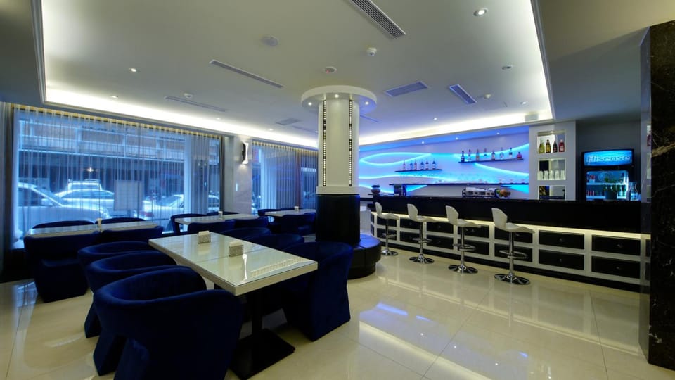 Bar/lounge