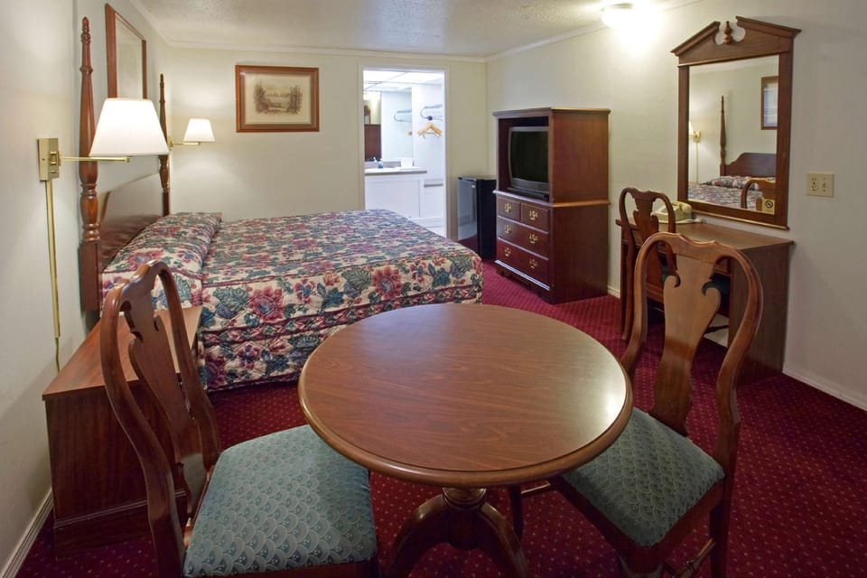 Americas Best Value Inn Lansing Motel in Lansing
