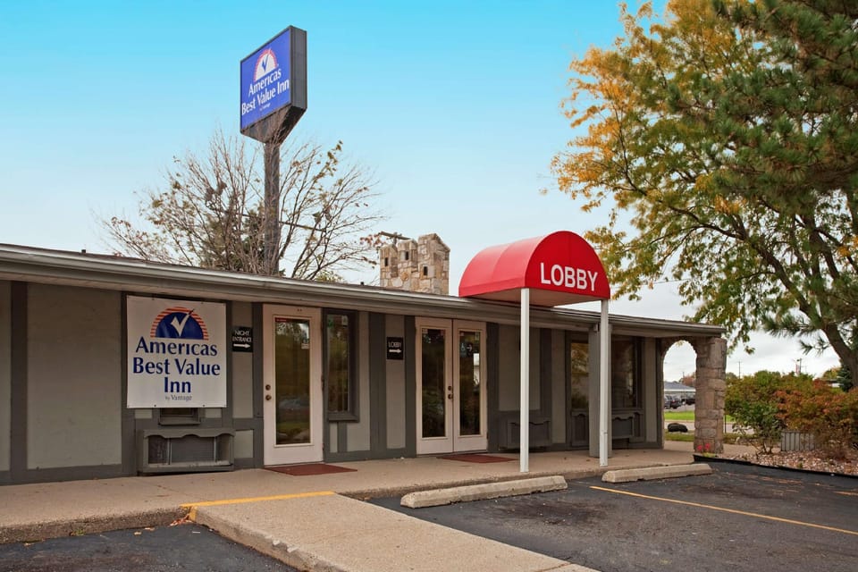 Americas Best Value Inn Lansing Motel in Lansing