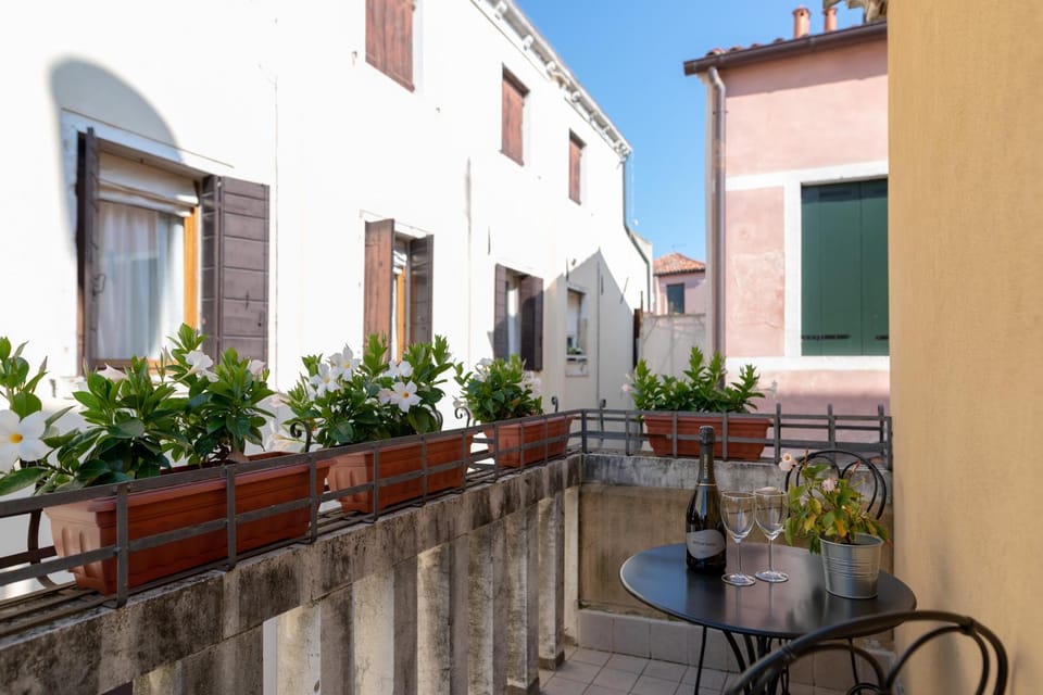 Venice Apartments San Samuele Hotel in San Marco