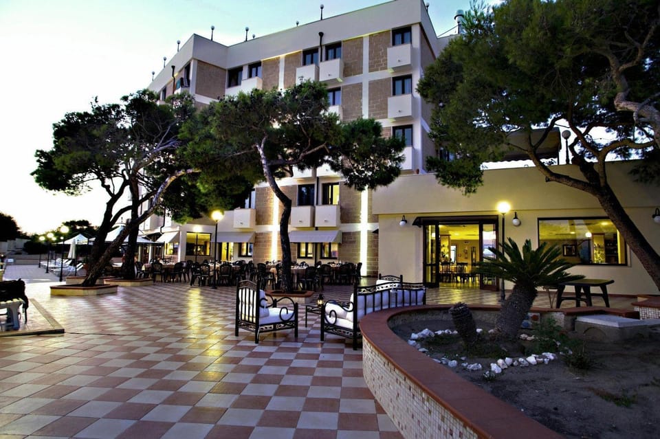 Apulia Hotel Taranto Ara Solis Hotel in Province of Taranto