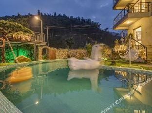 Deqing Meiwuxi Homestay Hotel in Zhejiang