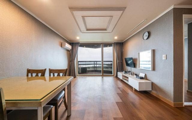 Benikea Hotel Mountain & Ocean Jumunjin Resorts Resort in South Korea