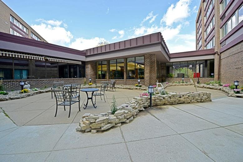 Causeway Bay Hotel Hotel in Lansing