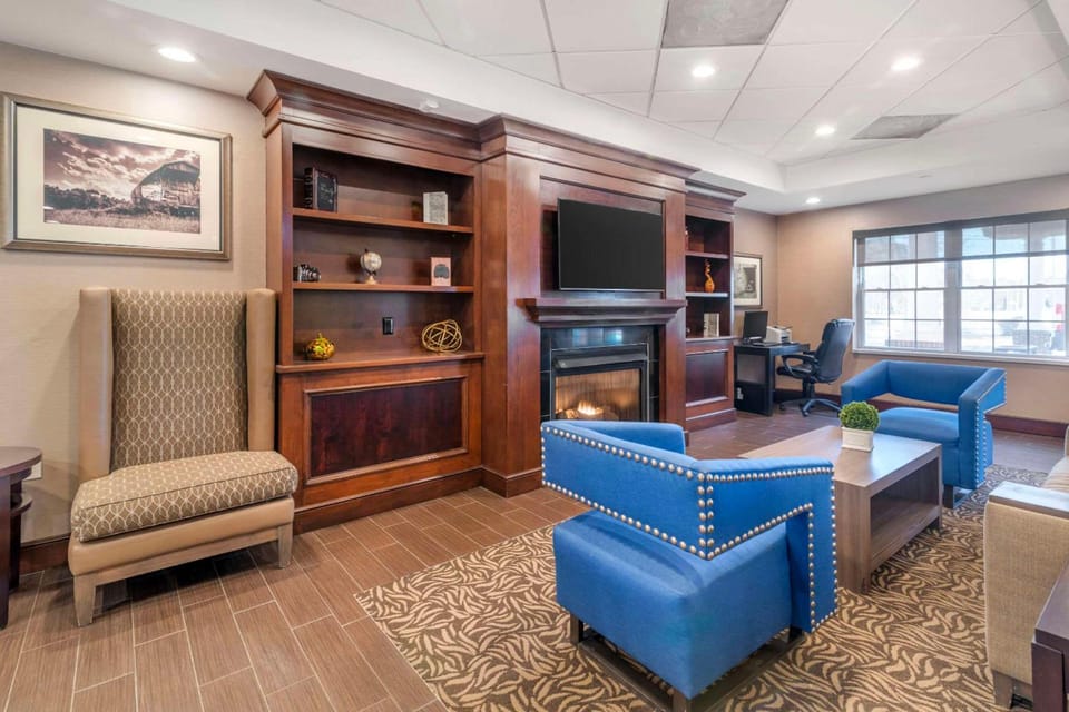 Comfort Inn & Suites Dover-Portsmouth Hotel in Dover
