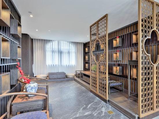 Hengdian World Studios · Guangzhou Street Film-Themed Boutique Homestay Hotel in Zhejiang