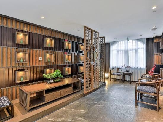 Hengdian World Studios · Guangzhou Street Film-Themed Boutique Homestay Hotel in Zhejiang