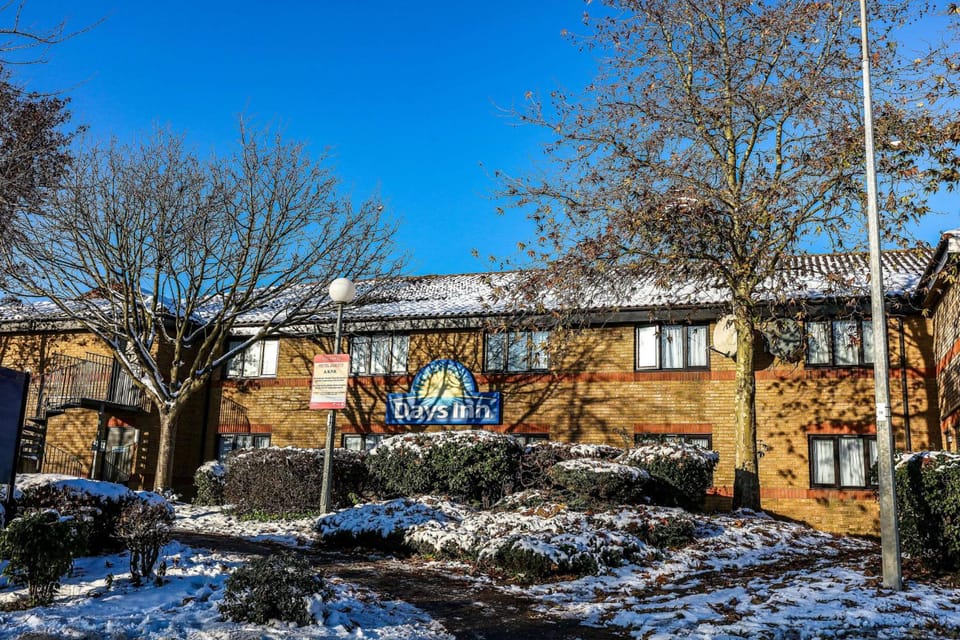 Days Inn by Wyndham London Stansted Airport Hotel in East Hertfordshire District