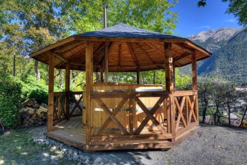 LA FERME de BELLINE Chalets ou Gites & SPA Hotel in Briançon