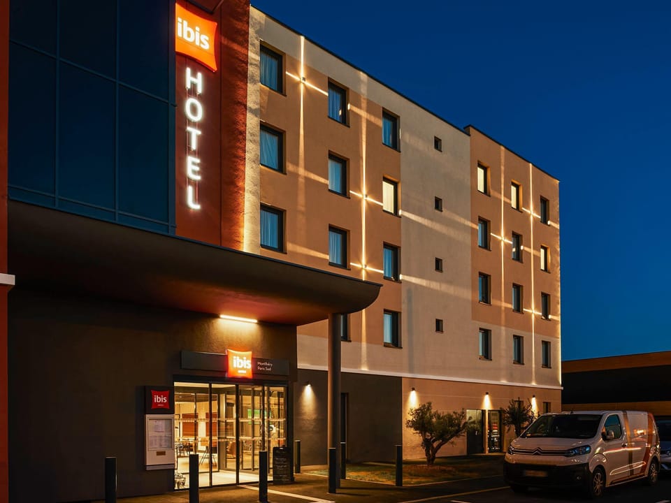 Ibis Montlhery Paris Sud Hotel in Île-de-France