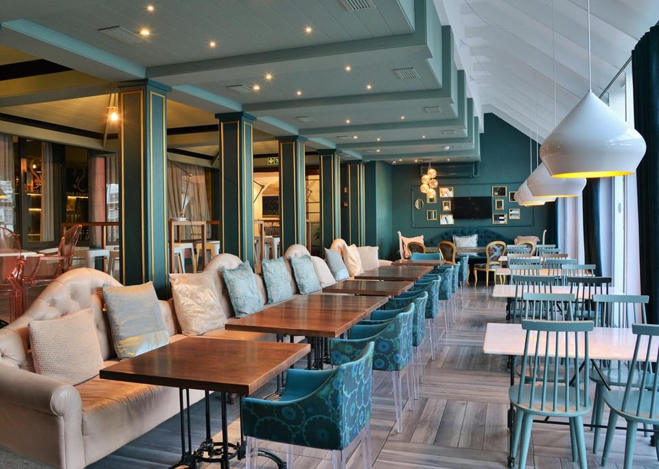 The Peninsula All Suite Hotel by Dream Resorts Hotel in Sea Point