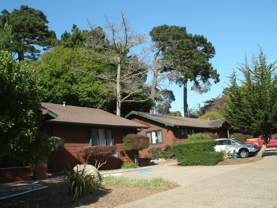 Rosedale Inn Hotel in Pacific Grove