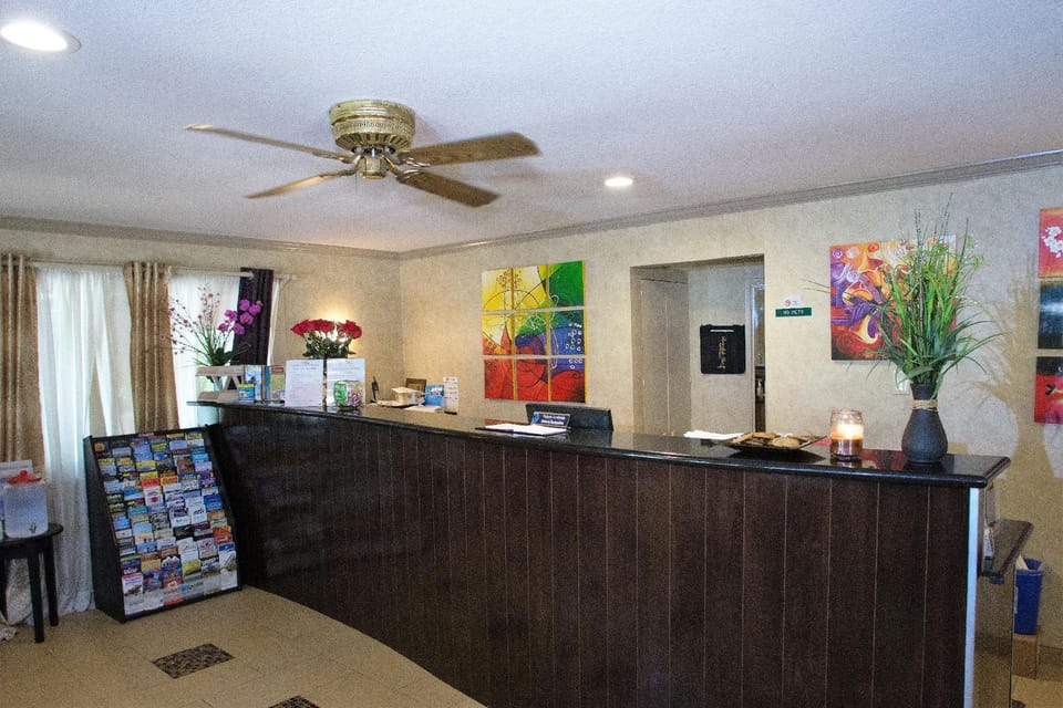 Rosedale Inn Hotel in Pacific Grove