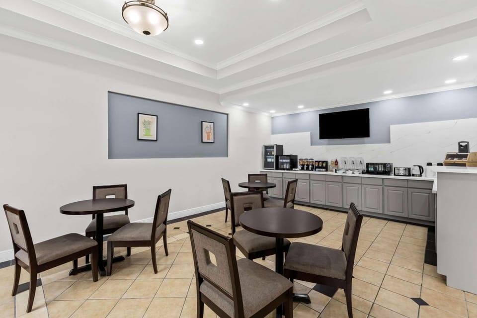 Sonesta Essential Beaumont Hotel in Beaumont