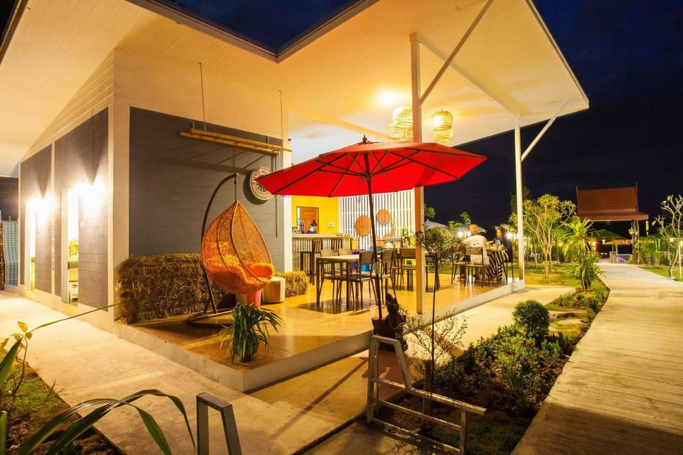 Bluemoon Riverside Resort Ubon Ratchathani Resort in Laos