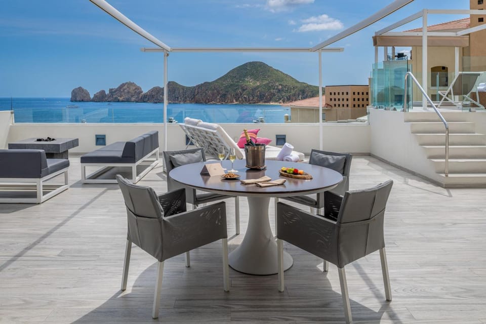 ME Cabo by Meliá – Adults Only Hotel in Cabo San Lucas